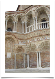 Church of Santa Maria e San Donato, Murano, Venice - Helen Kulczcki Church of Santa Maria e San Donato, Murano, Venice - Helen Kulczcki